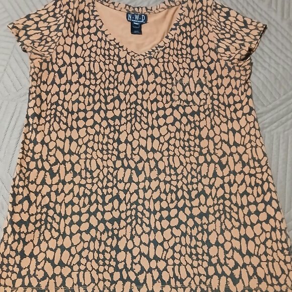 NWD Fun Print Tee Shirt with Dynamite Black Stretch Pants ,Med. Clearance Bundle - Picture 2 of 8